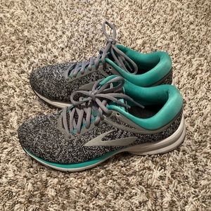 Women’s Brooks Tennis Shoes